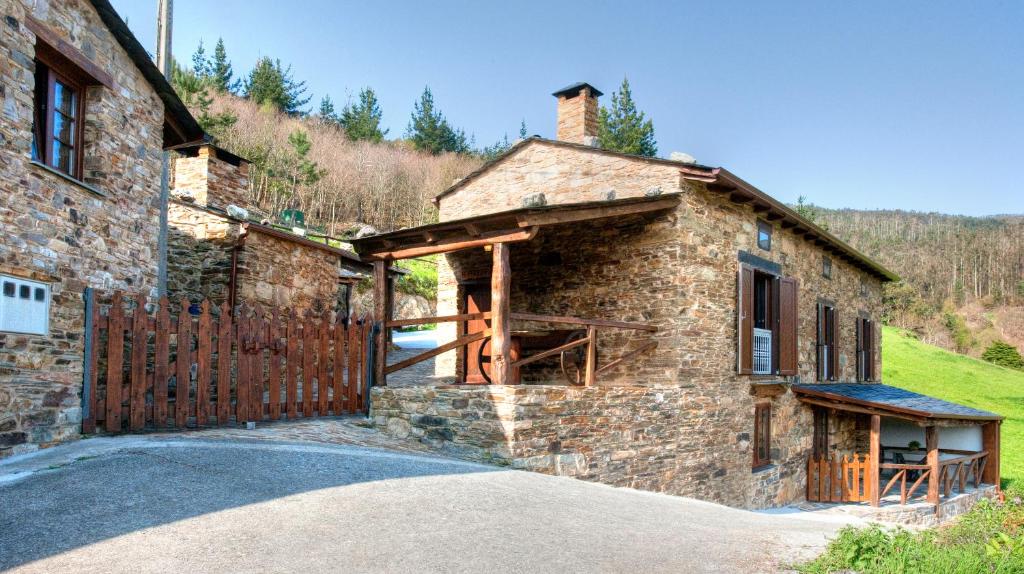 Apartamentos A Casa Nova, A Pontenova – Updated 2022 Prices