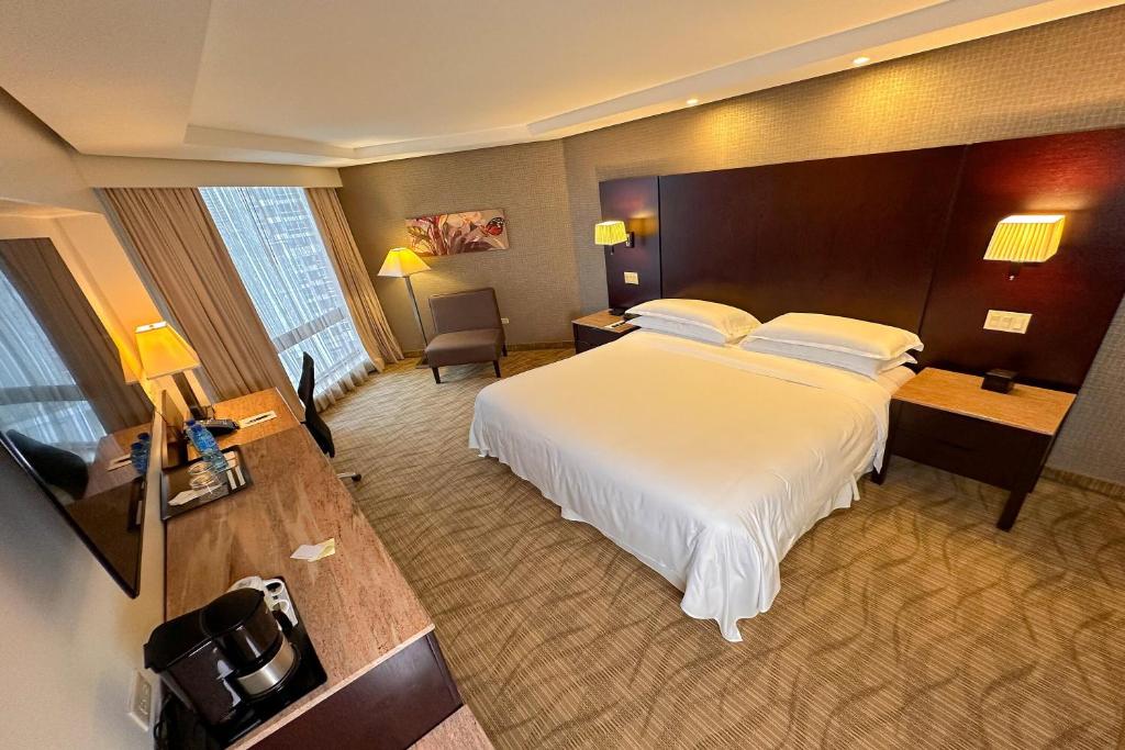 Postel nebo postele na pokoji v ubytování Sheraton Grand Panama