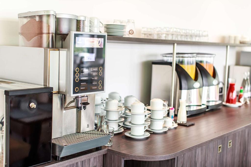 Příslušenství pro přípravu čaje a kávy v ubytování Best Western Plaza Hotel Mannheim