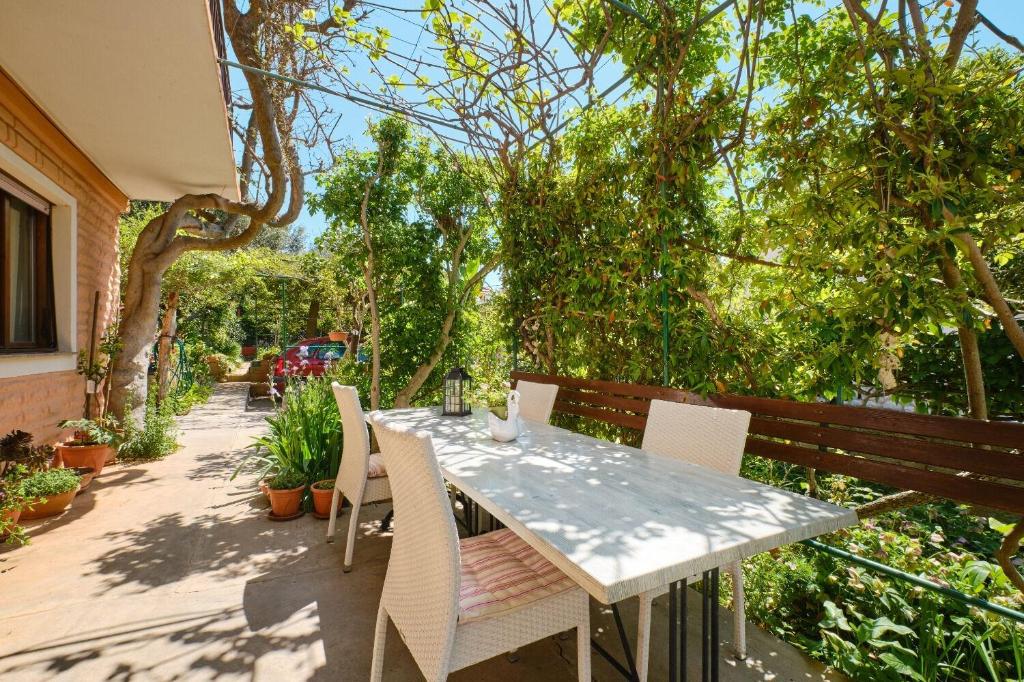Vonkajšia záhrada v ubytovaní Apartment Giuseppe