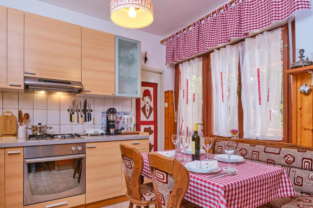Kuchyňa alebo kuchynka v ubytovaní Apartment Giuseppe