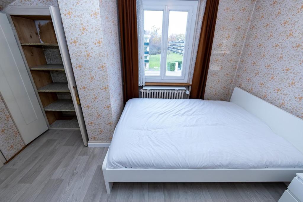 Postel nebo postele na pokoji v ubytování Geneva Villa - 12 persons