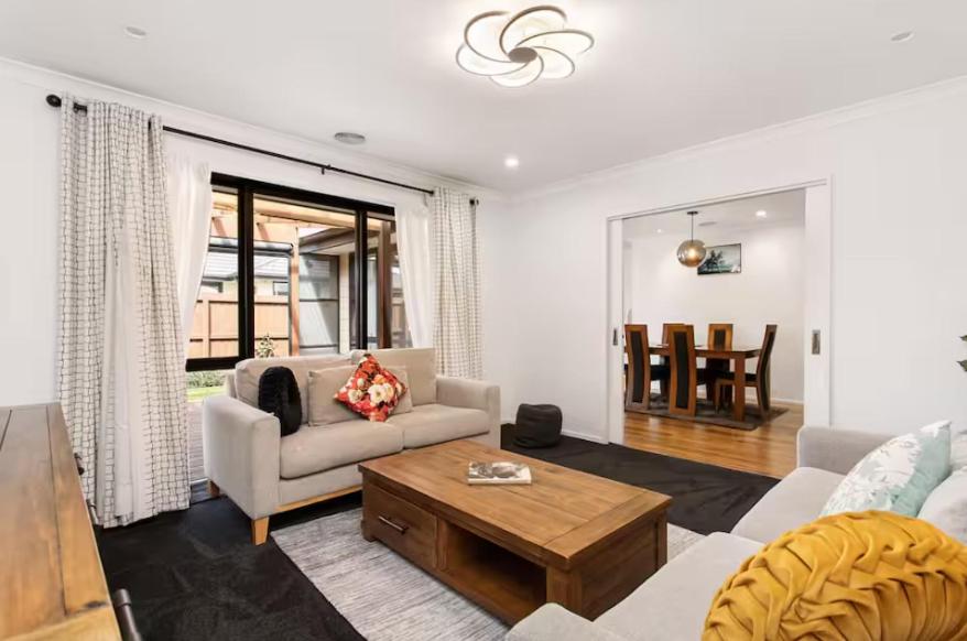 Family-Friendly Home in Wigram with Style & Space - Resim 1