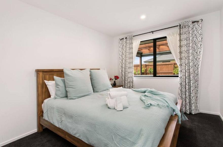 Family-Friendly Home in Wigram with Style & Space - Resim 14