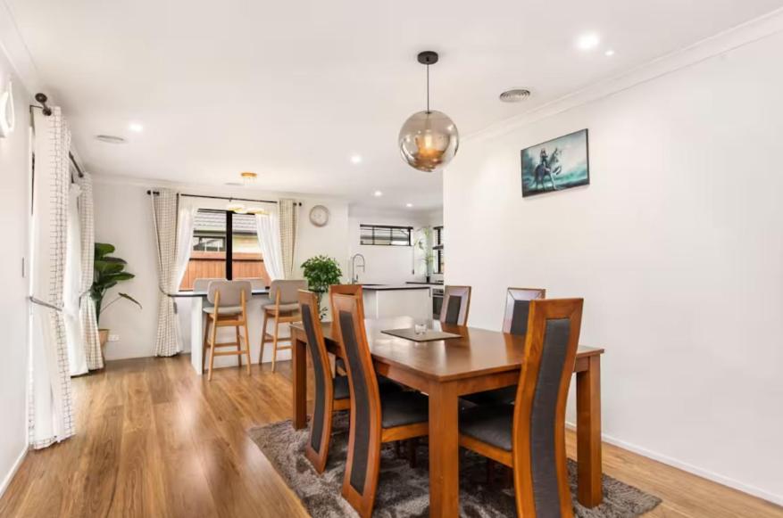 Family-Friendly Home in Wigram with Style & Space - Resim 15