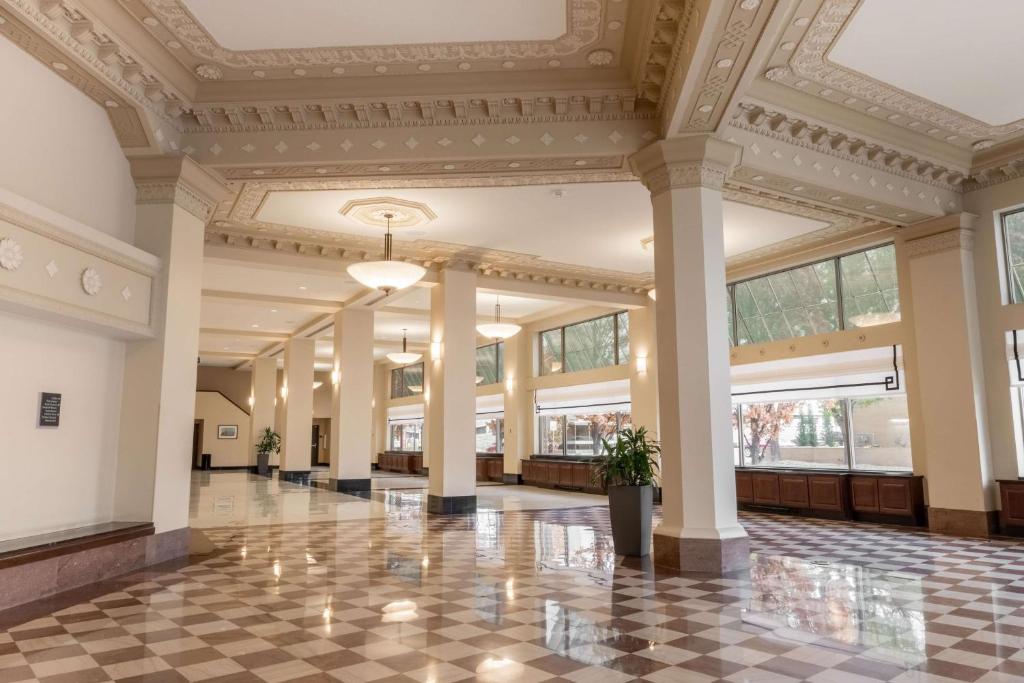 Drury Plaza Hotel Broadview Wichita photo