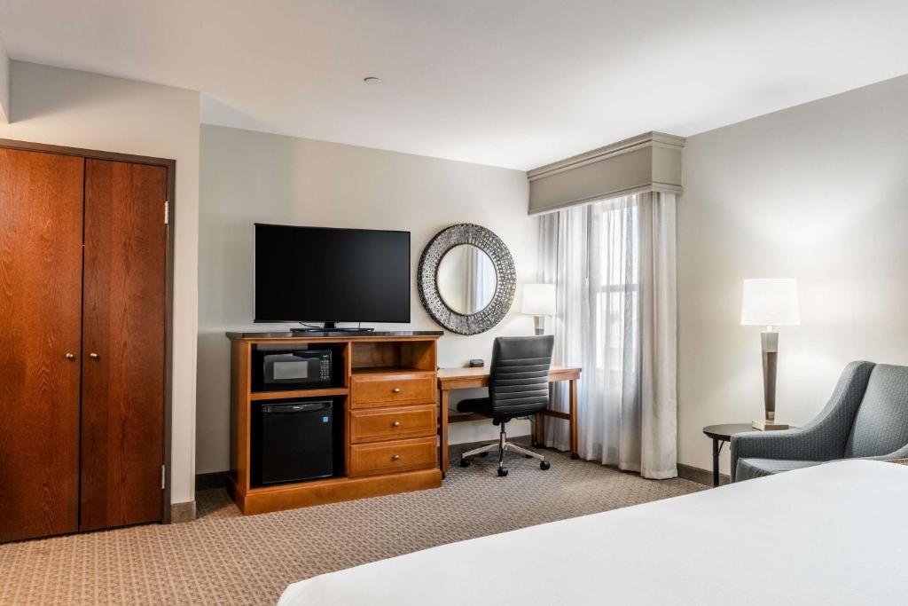Drury Plaza Hotel Broadview Wichita - Room De Deluxe King