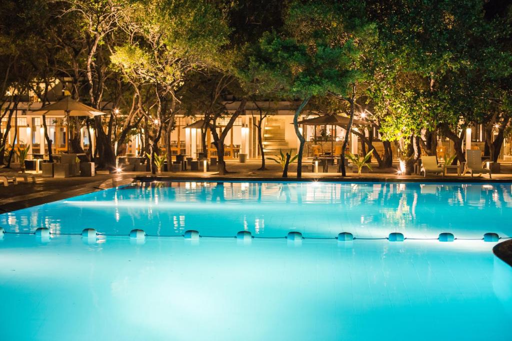 Bazén v ubytování Nilaveli Beach Hotel nebo v jeho okolí