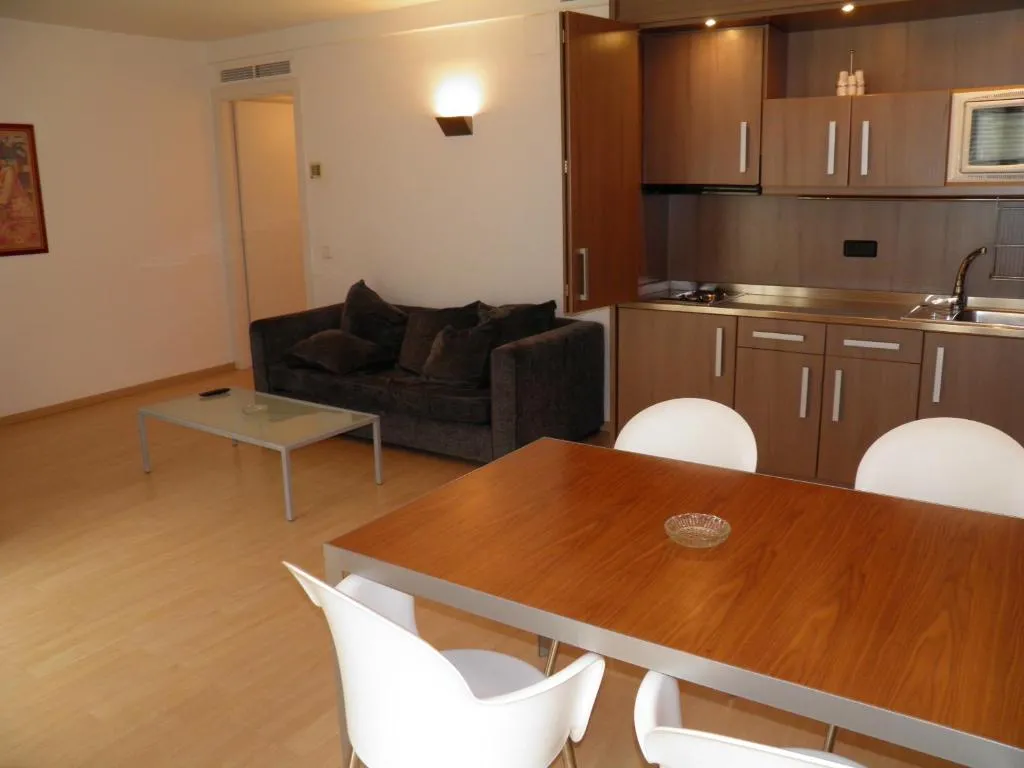 Apartaments Sant Jordi Fontanella, Barcelona, Spain