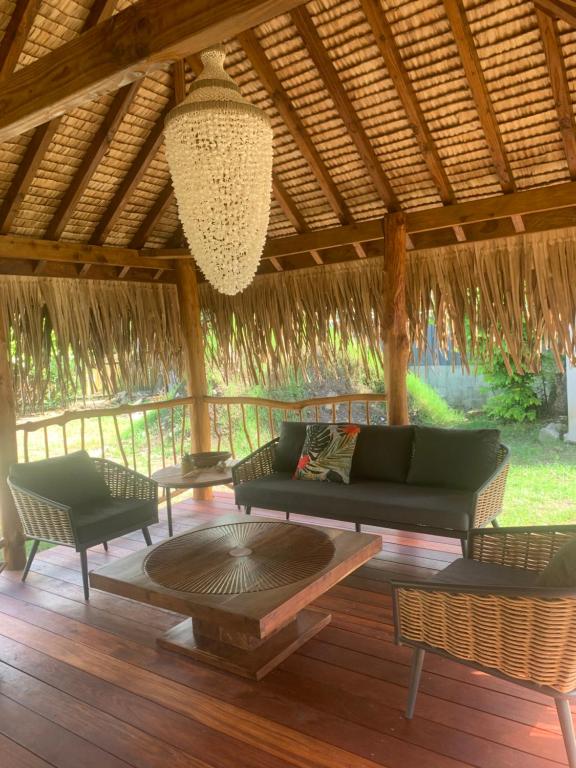 Posezení v ubytování Tiki Ora Lodge - Manu
