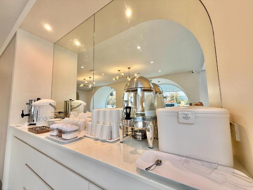 Kuchyň nebo kuchyňský kout v ubytování โรงแรมแรบบิท Rabbit Hotel Nangrong
