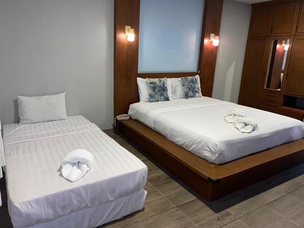 
Standard Triple Room
