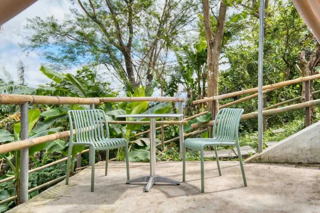 Fotografie z fotogalerie ubytování Kalikasan Glamping Resort near Manila with Overlooking Pool and Starlink v destinaci Calauan