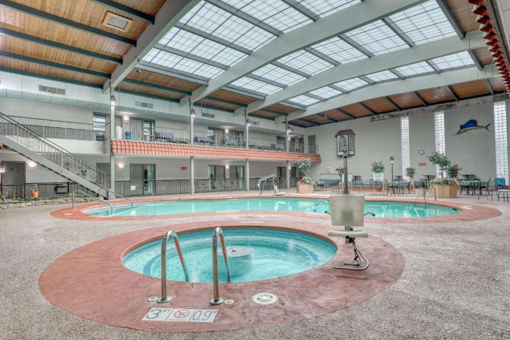 Quality Inn & Suites Green Bay Downtown photo