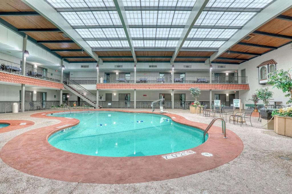 Quality Inn & Suites Green Bay Downtown photo