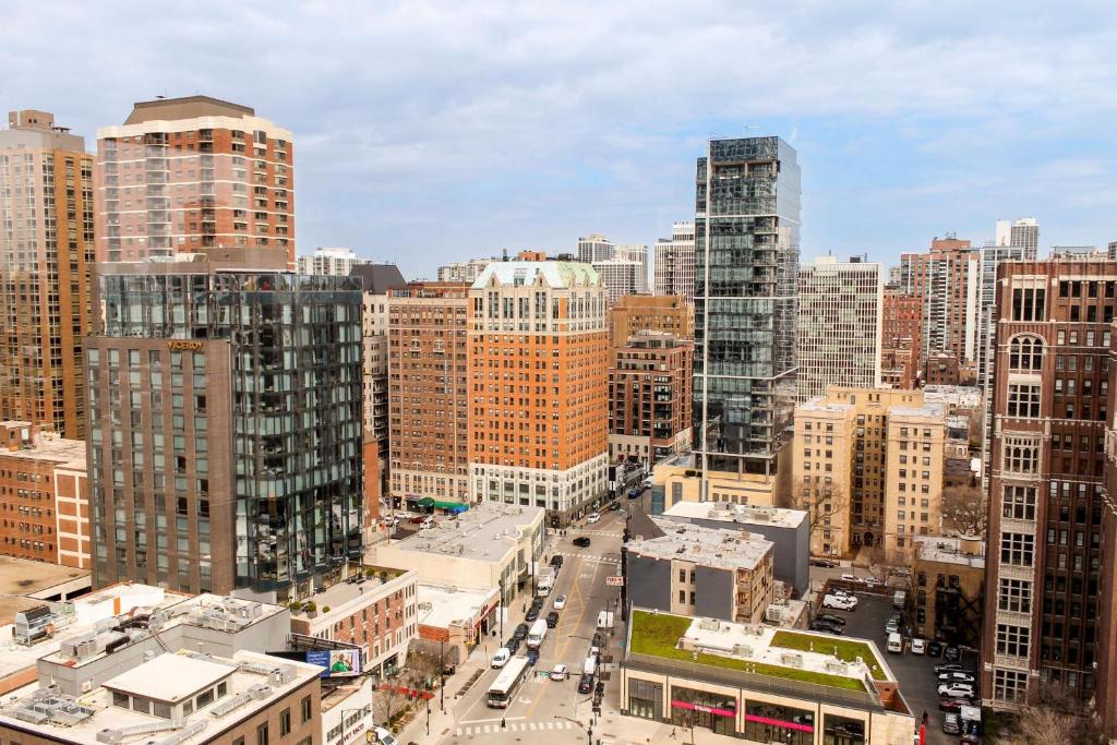Nespecifikovaný výhled na destinaci Chicago nebo výhled na město při pohledu z hotelu
