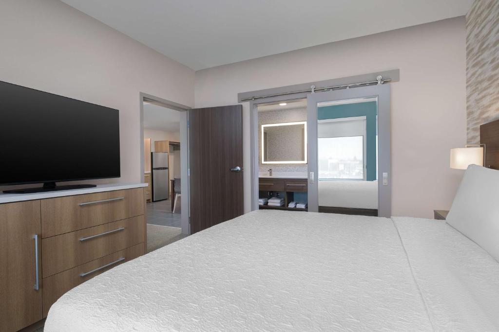 Postel nebo postele na pokoji v ubytování Home2 Suites By Hilton Phoenix Midtown