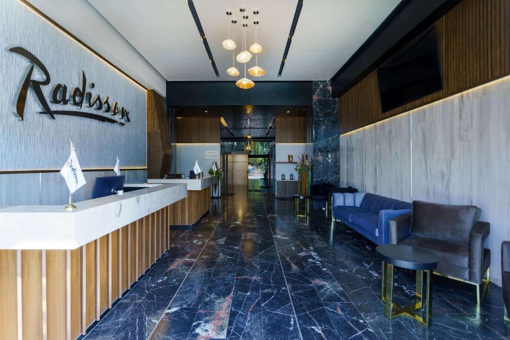 Vstupní hala nebo recepce v ubytování Radisson Puebla Angelopolis