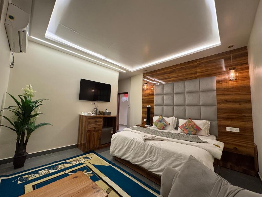 Postel nebo postele na pokoji v ubytování Hotel RedBee