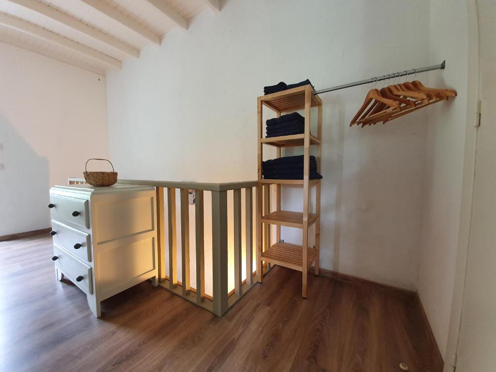 Fotografie z fotogalerie ubytování Gîte confortable avec SPA privé et confort moderne v destinaci Pont-de-Larn