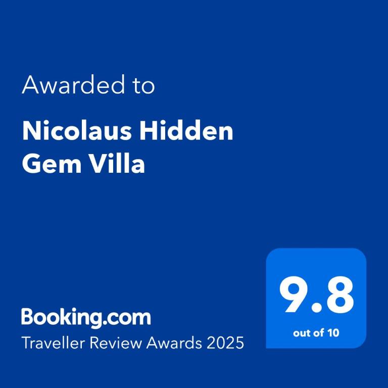 شهادة أو جائزة أو لوحة أو أي وثيقة أخرى معروضة في Nicolaus Hidden Gem Villa