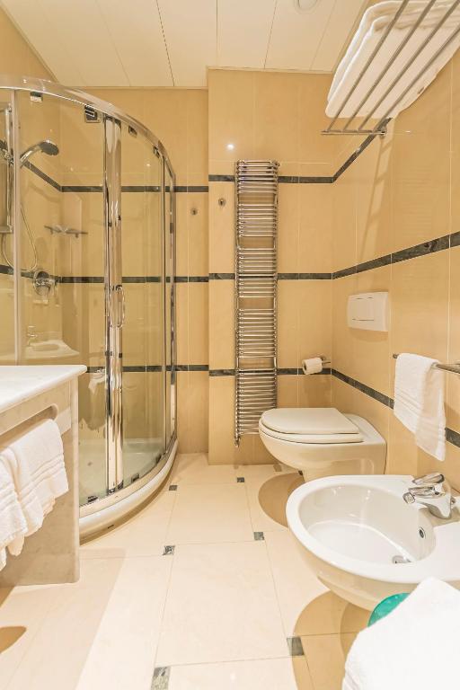 Koupelna v ubytování Dado Hotel International