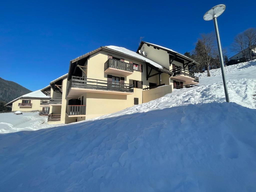 Grand T2 centre Villard-de-Lans v zimě
