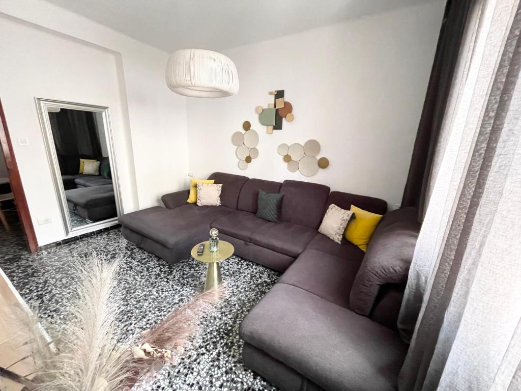 Een zitgedeelte bij Charment appartement a vinaros