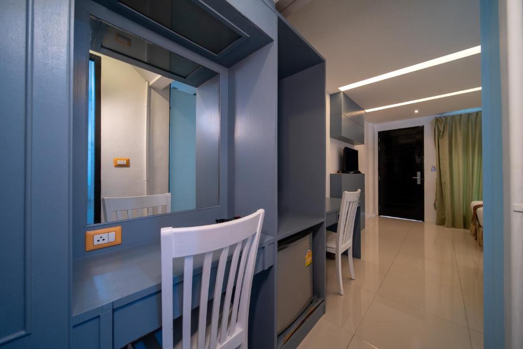 Blue Carina Hotel Phuket - Resim 5