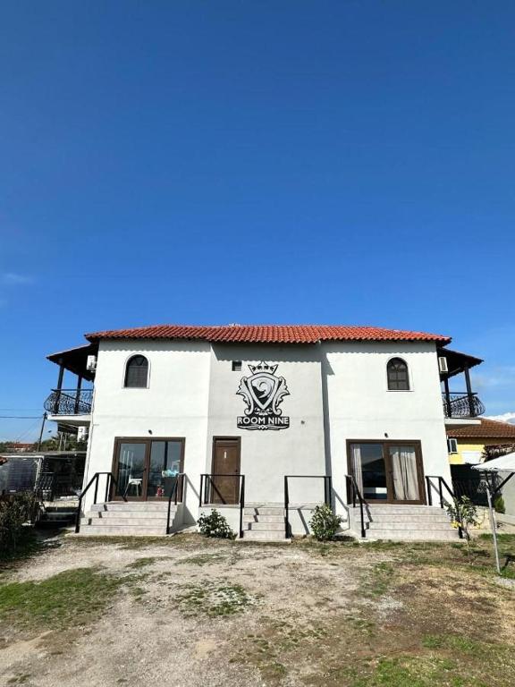 Το κτήριο όπου στεγάζεται  το διαμέρισμα