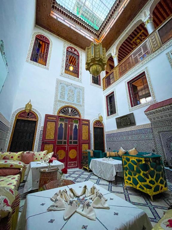 Posezení v ubytování Riad Dar El Ouedghiri
