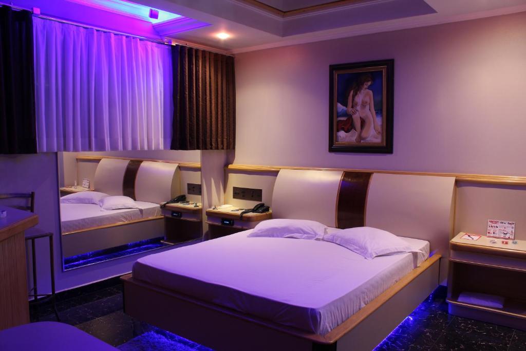  Xenon Motel (Adult Only)