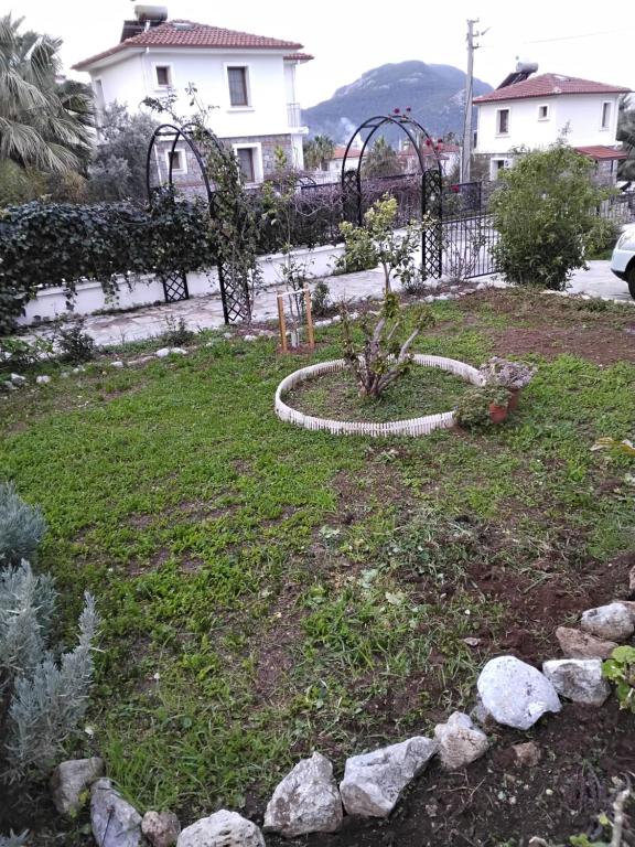 Zahrada ubytování Havuzlu Beyaz villa