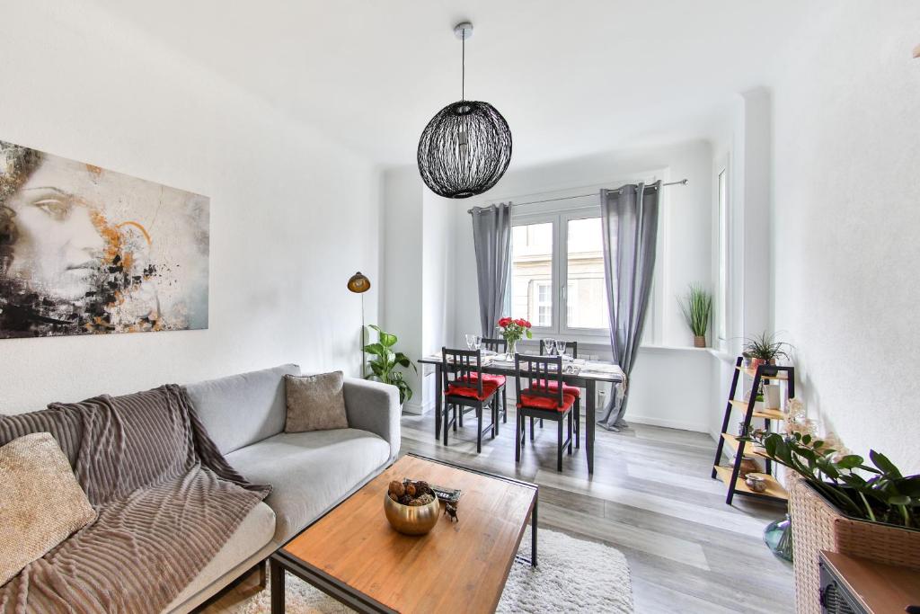 Lovely quiet 2 rooms close to center with balcony – photo 22