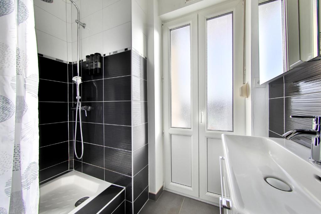Lovely quiet 2 rooms close to center with balcony – photo 11