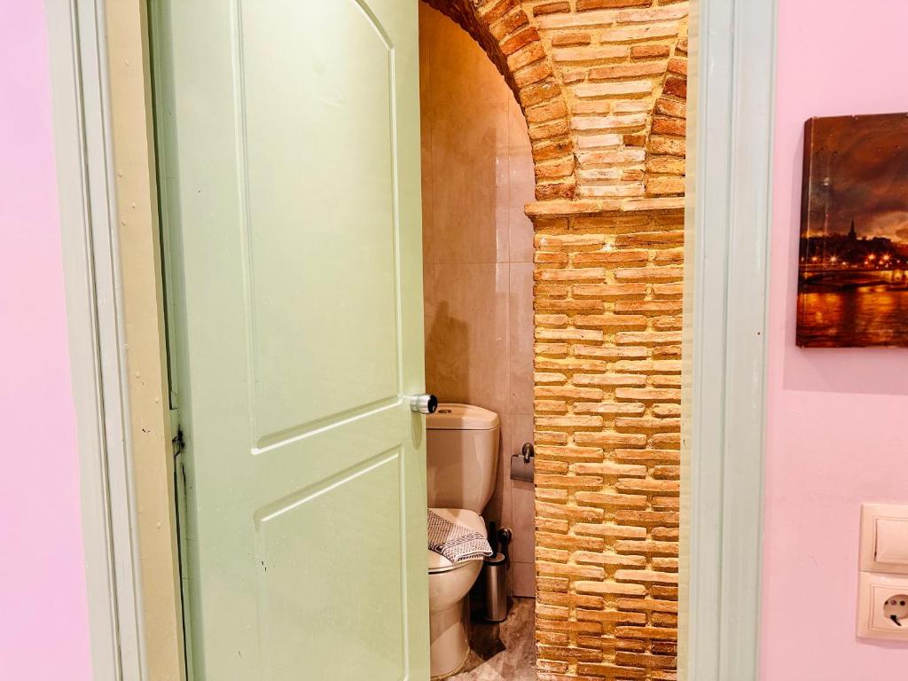 Koupelna v ubytování Dolce Vita Apartments - Spacious Renovated Apartments with Unique Decor Perfect for 4 in Laganas Ideal for Fun and Relaxation By Villa Mana Gers
