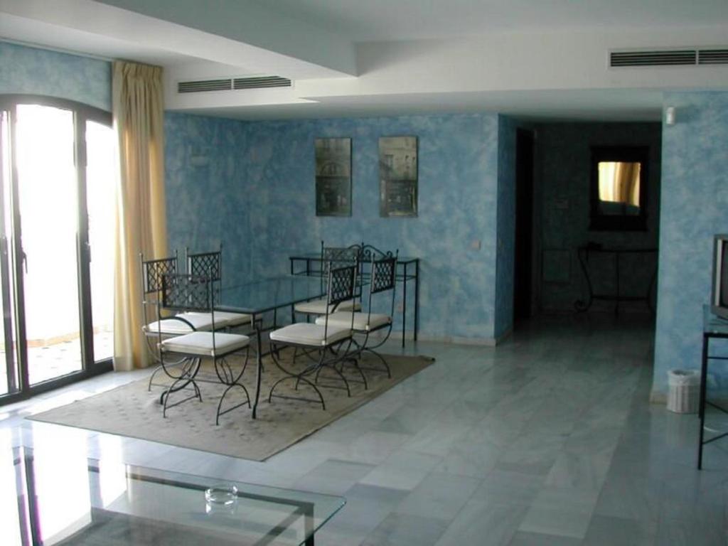 Park Plaza Suites Apartamentos - Resim 35