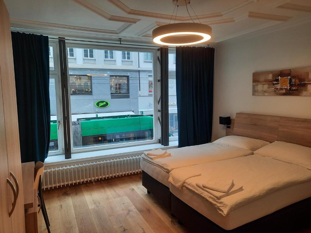 Apartments Greifengasse - Managed by Hotel Rheinfelderhof - Resim 1