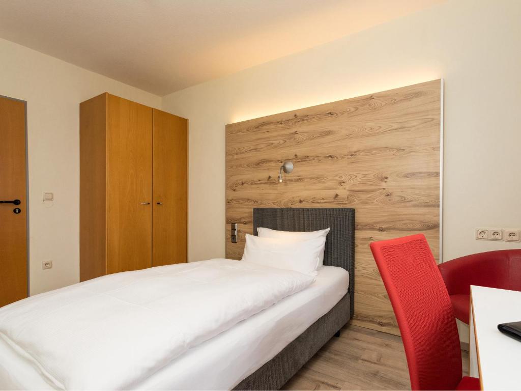 Hotel & Wirtshaus Hansen - Single Room