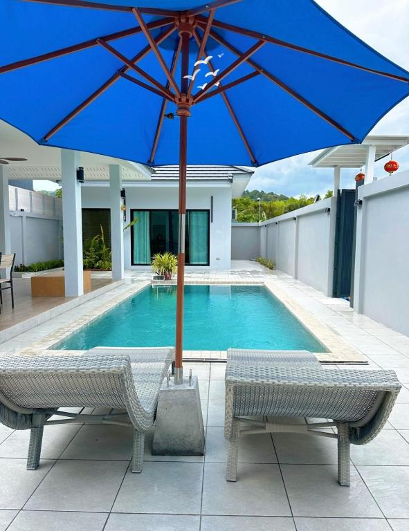 Bazén v ubytování Aonang nine poolvilla resort nebo v jeho okolí