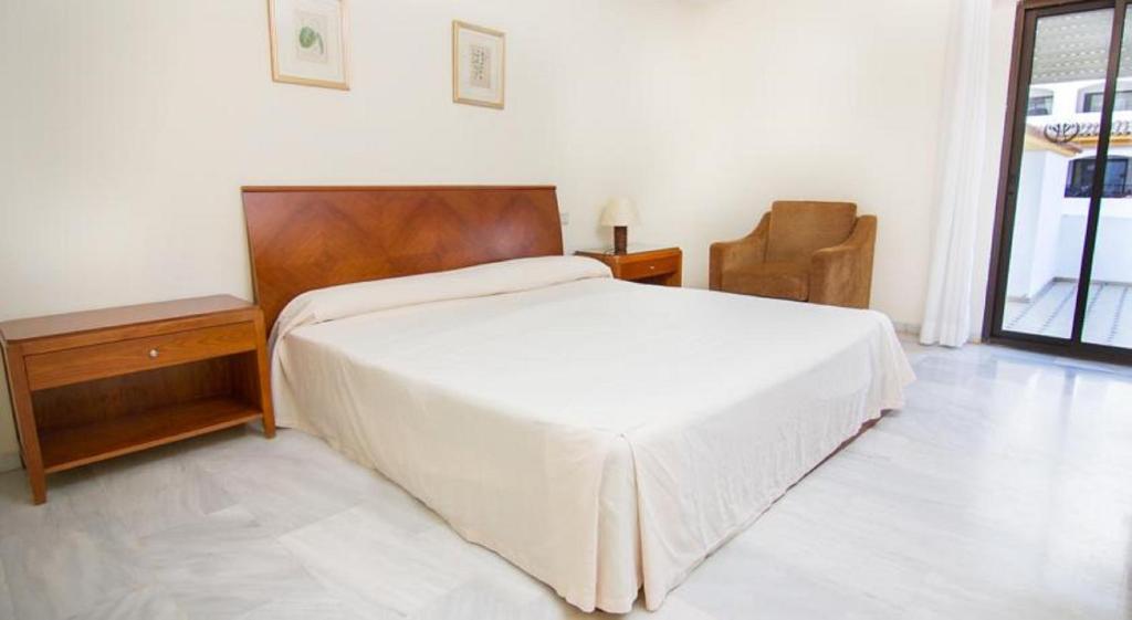 Park Plaza Suites Apartamentos - Resim 7