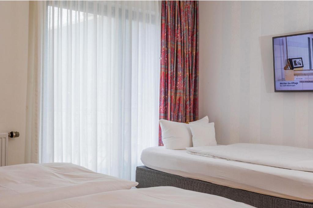 Hotel & Wirtshaus Hansen - Triple Room With Balcony