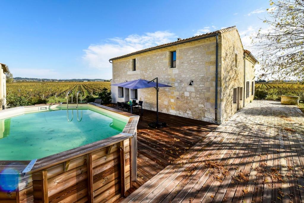 Πισίνα στο ή κοντά στο Saint Emilion, au milieu des vignes