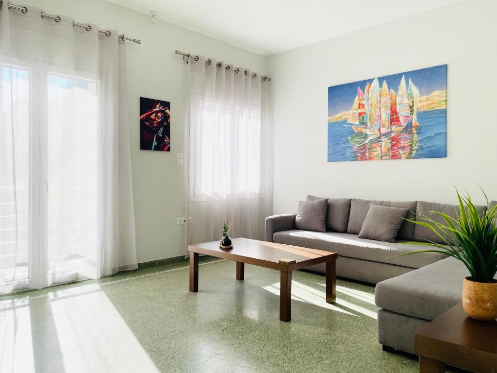 Acropolis Luminous Apartment
