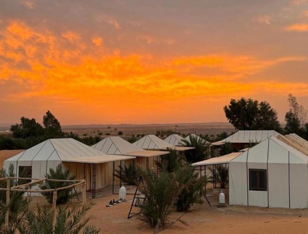 Příroda nedaleko luxury tent