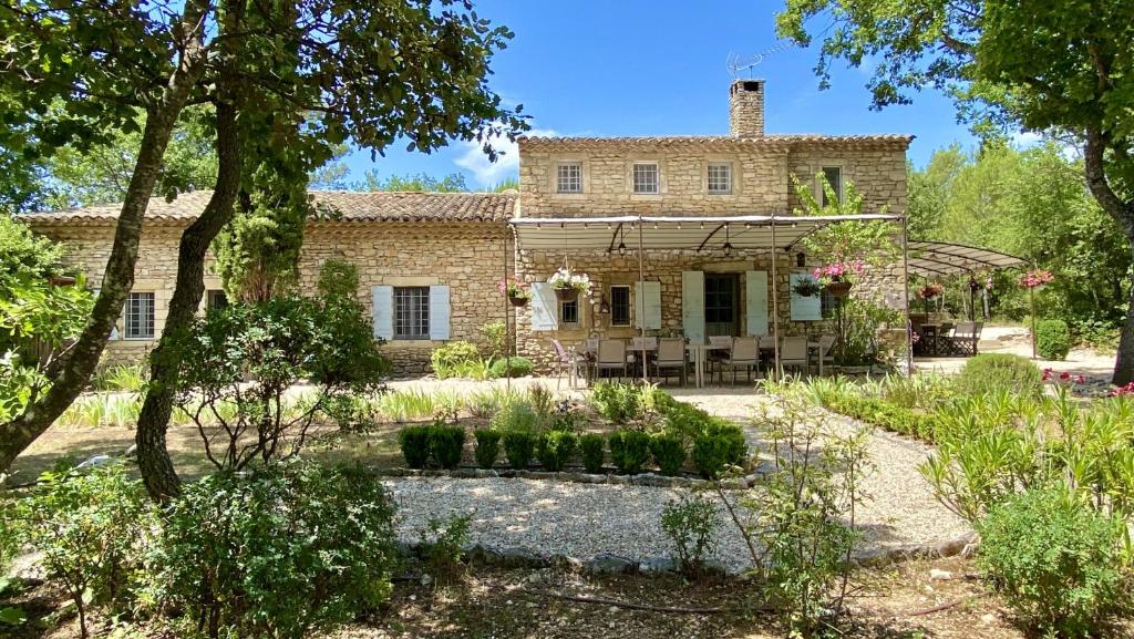 Mas de Veroncle, piscine et quiétude à Gordes - Villa With Private Pool