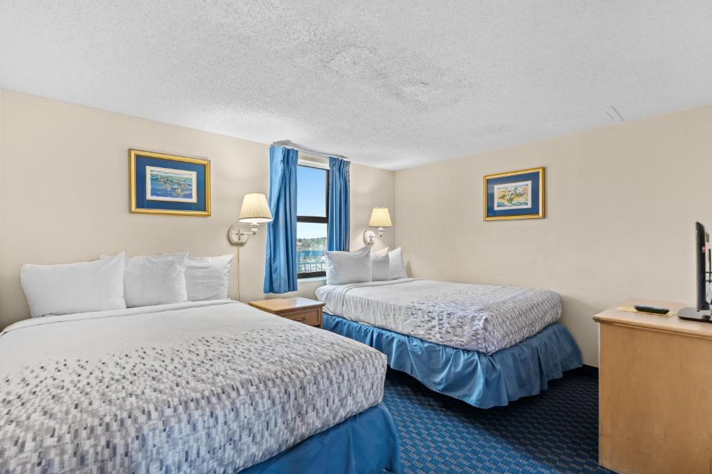 Yachtsman Oceanfront Resort - 