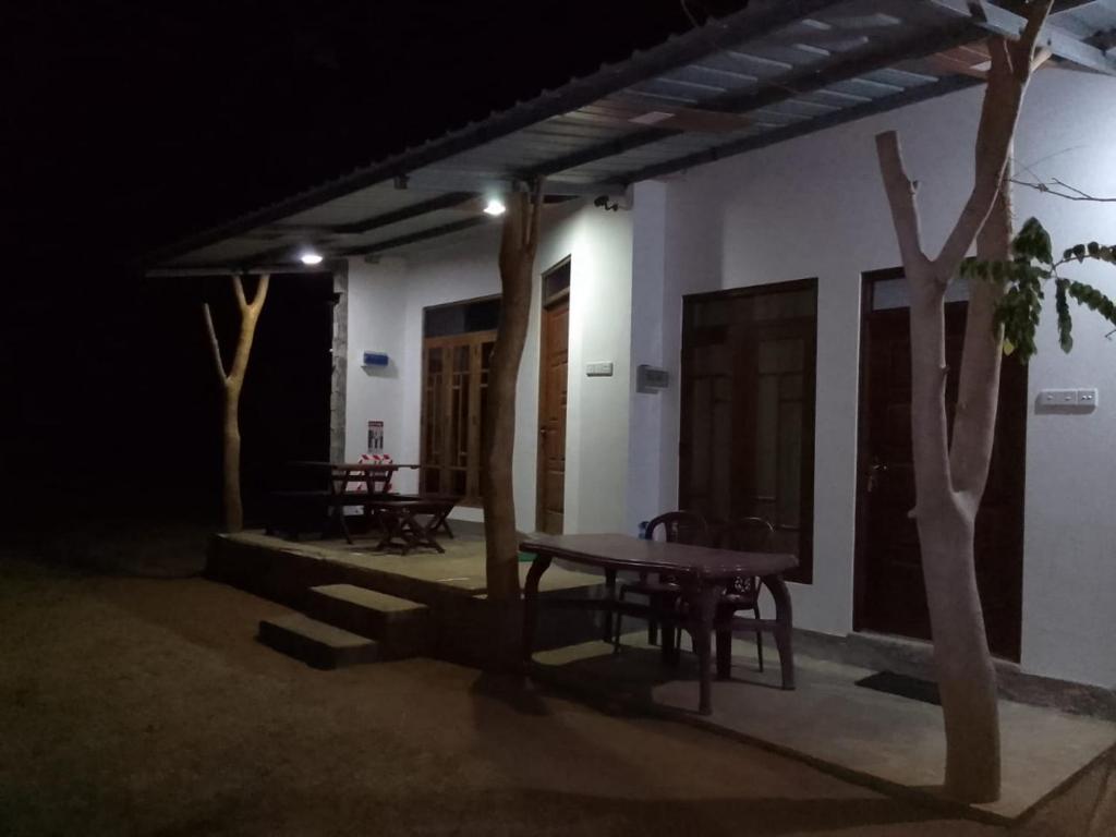 Patio nebo venkovní prostory v ubytování Wilpattu Buma Lodge