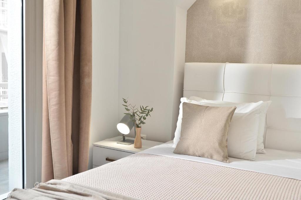 Postel nebo postele na pokoji v ubytování Alekos Apartments 2 Netflix, Self Check-In