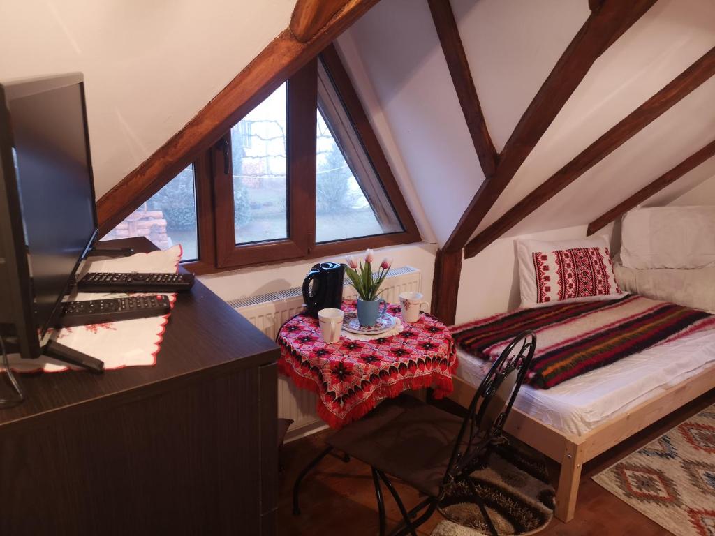 Ein Sitzbereich in der Unterkunft Vlad De Săliște